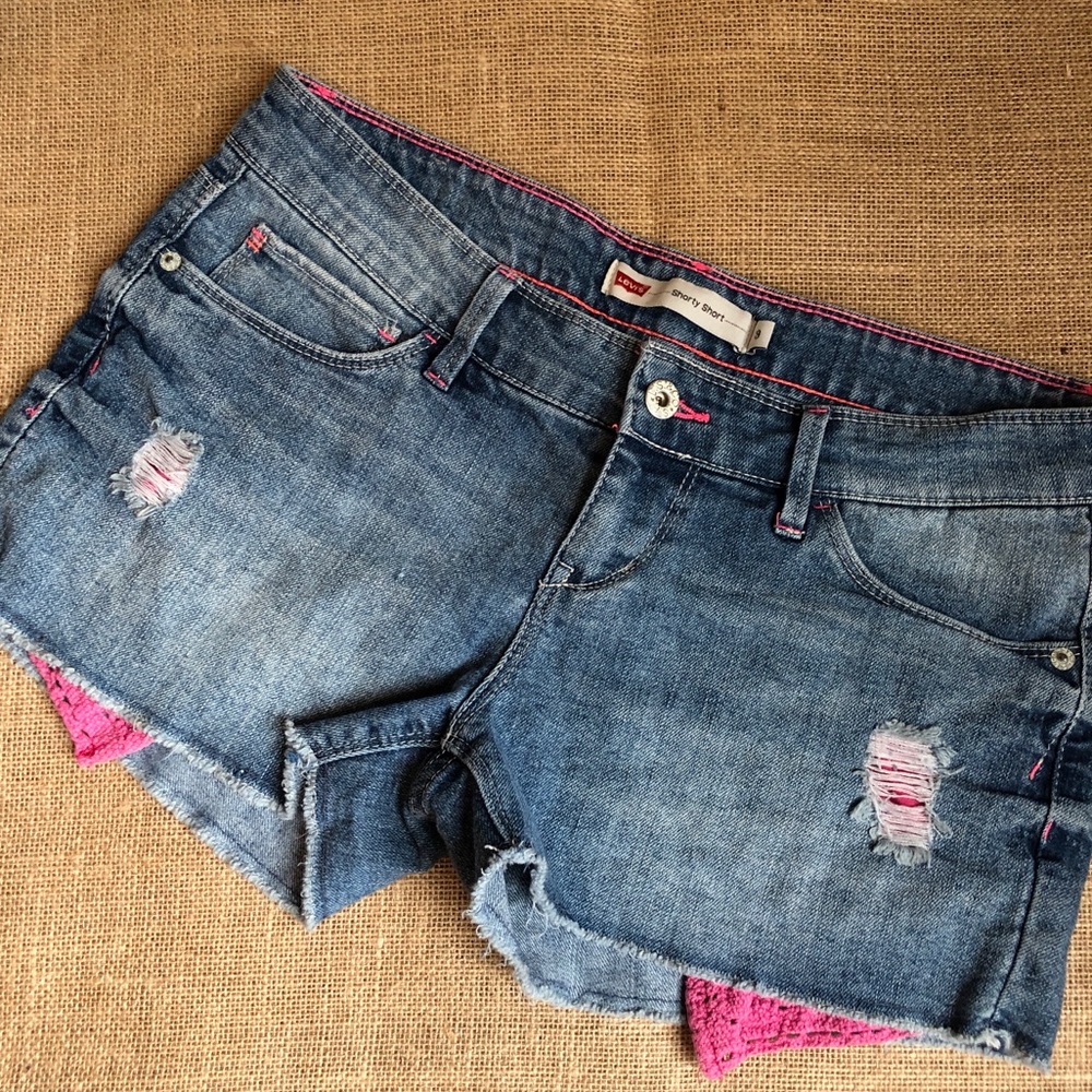 Levi’s l Shorty Shorts Size 9